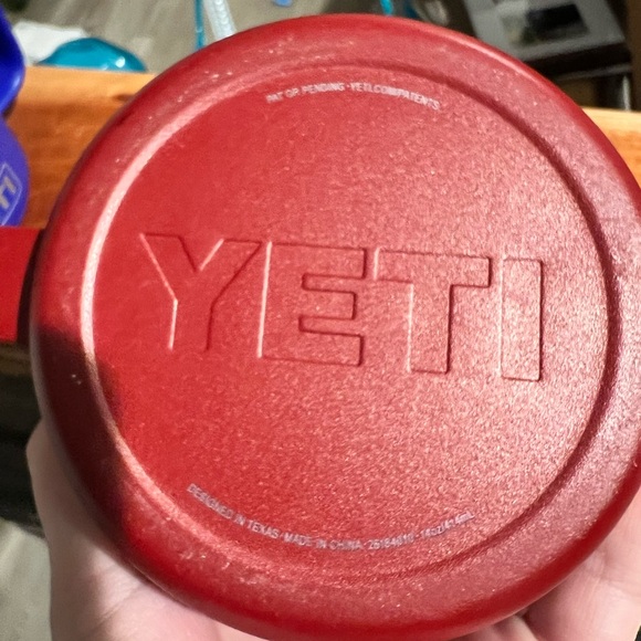 Yeti Crimson Mug with Handle - Picture 3 of 3